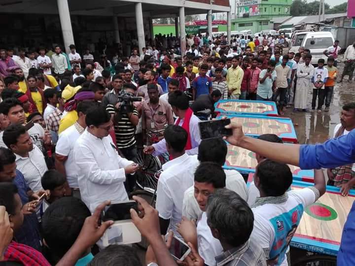 সিংড়ায় ‘মে দিবস’ মানেই শ্রমিক থেকে মালিক হওয়ার আনন্দ!