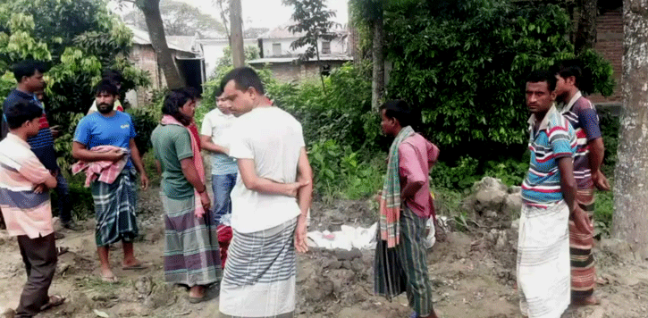 বিয়ের এক যুগ পর ৪ সন্তানের জন্ম হলেও বাঁচেনি কেউ