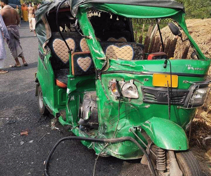 নলডাঙ্গায় ট্রাক-সিএনজি সংঘর্ষে বিজিবি সদস্য সহ দুজন নিহত