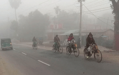 লালপুরে জেঁকে বসেছে শীত, সংকট গরম কাপড়ের