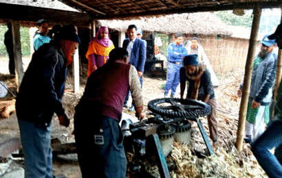 লালপুুর আখ মাড়াইকলের যন্ত্রাংশ জব্দ